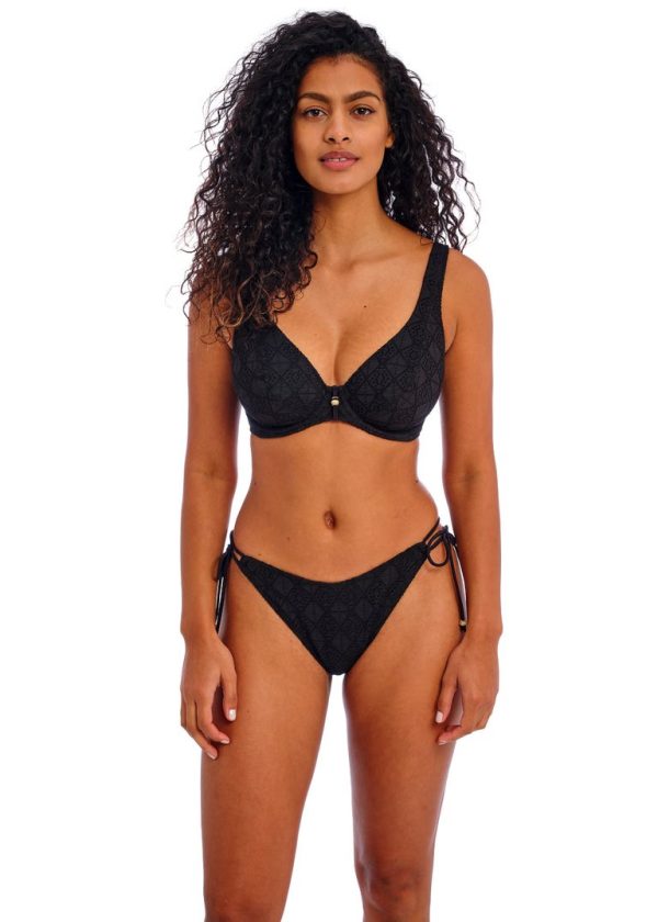 Bikini strik-slip Nomad Nights